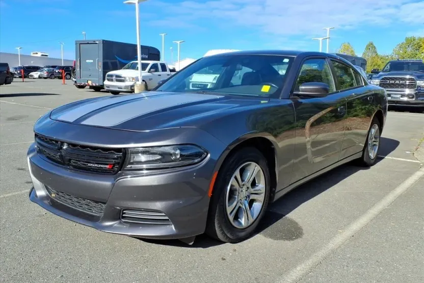 2020 Dodge Charger SXT photo 1