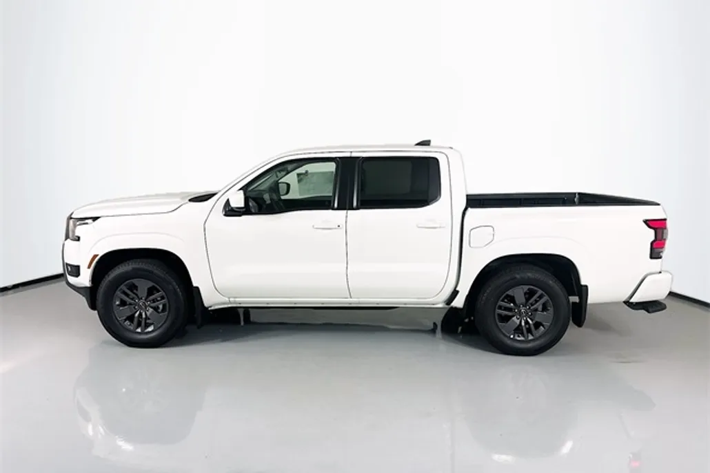 2025 Nissan Frontier SV photo 1