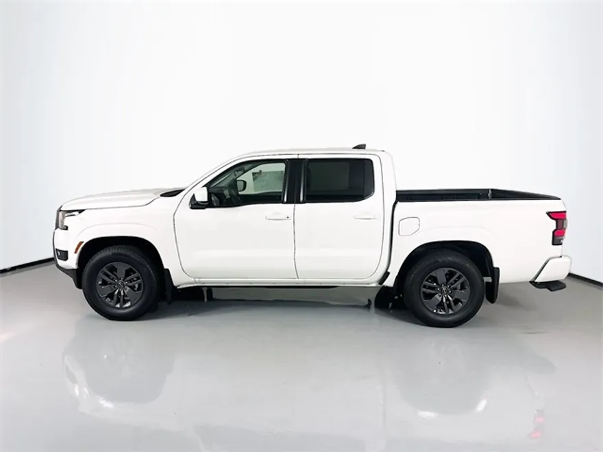 2025 Nissan Frontier SV photo 1