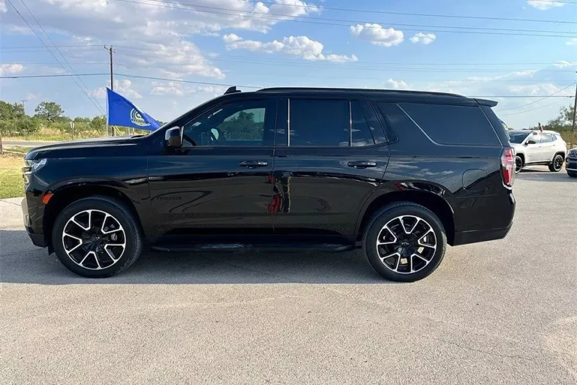 2023 Chevrolet Tahoe RST photo 1