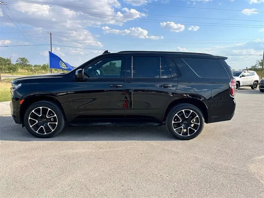 2023 Chevrolet Tahoe RST photo 1