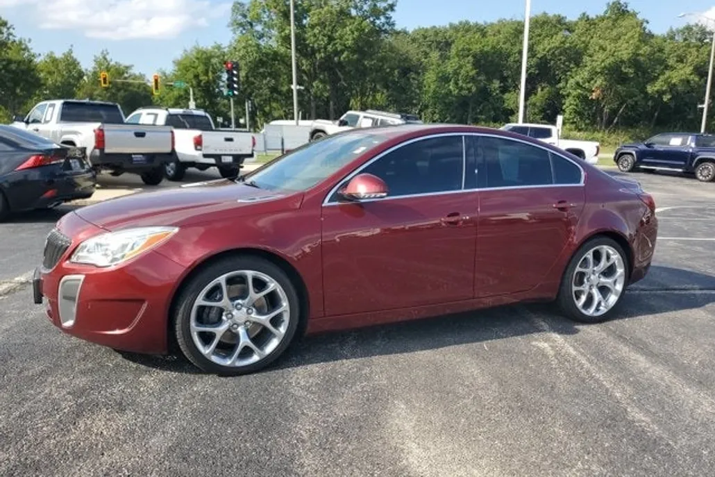 2017 Buick Regal GS photo 1