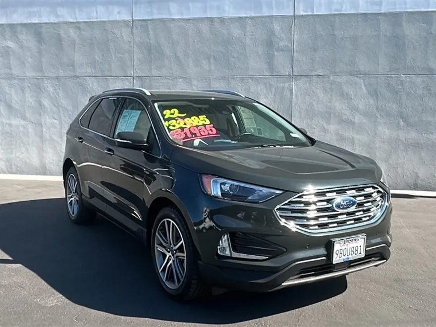 2022 Ford Edge Titanium photo 1