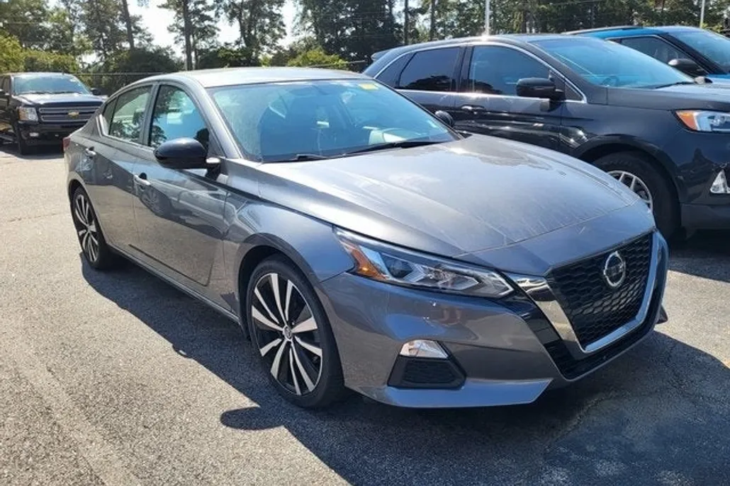 2019 Nissan Altima 2.5 SR photo 1