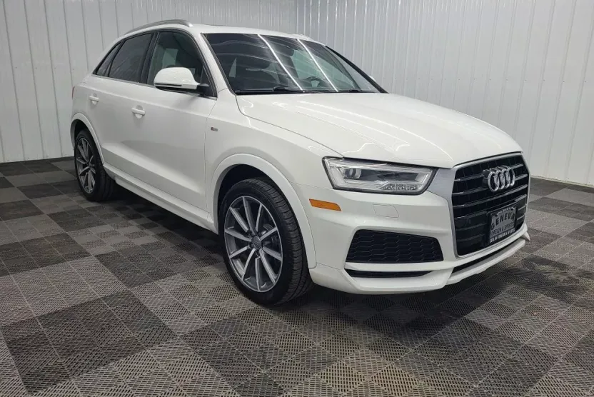 2018 Audi Q3 Premium Plus photo 1