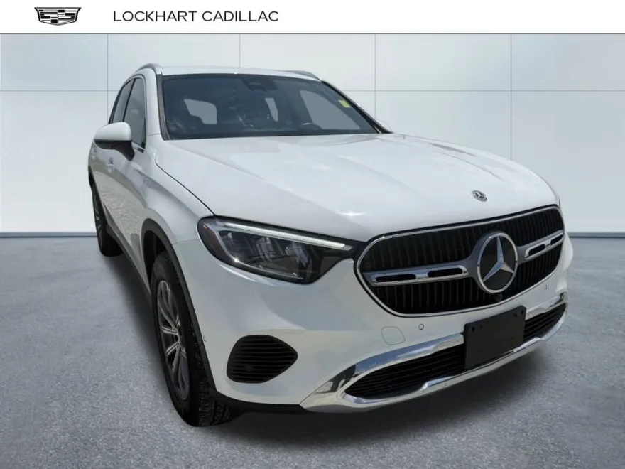 2024 Mercedes Benz GLC 300 photo 1