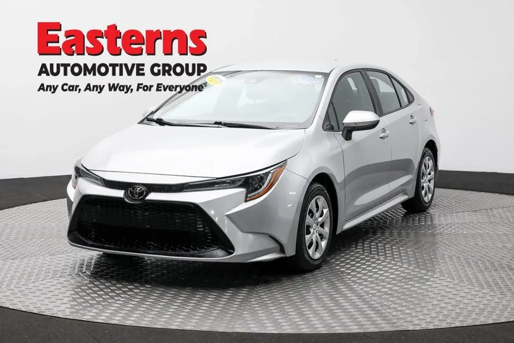 2022 Toyota Corolla LE photo 1