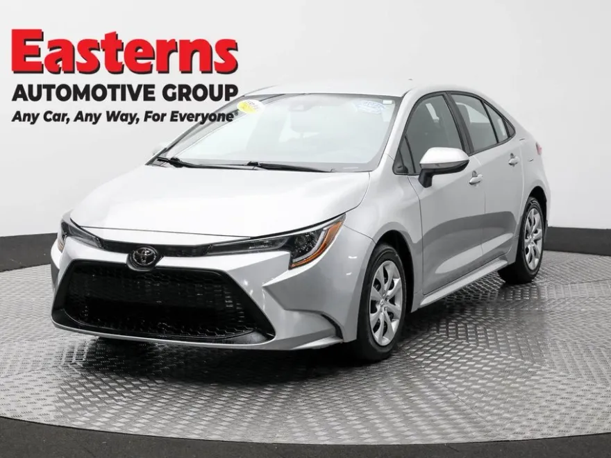 2022 Toyota Corolla LE photo 1