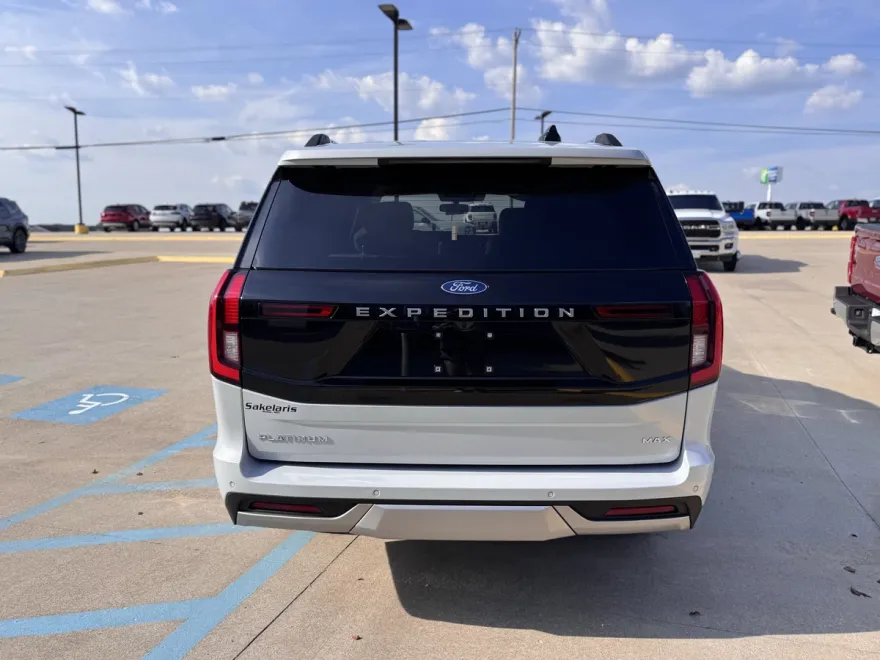 2025 Ford Expedition MAX Platinum photo 1