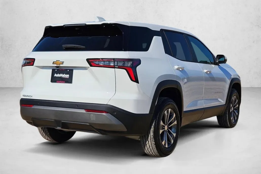 2026 Chevrolet Equinox LT photo 1
