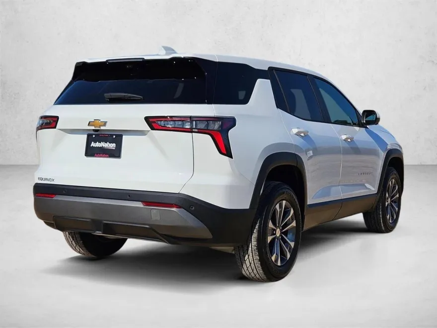 2026 Chevrolet Equinox LT photo 1