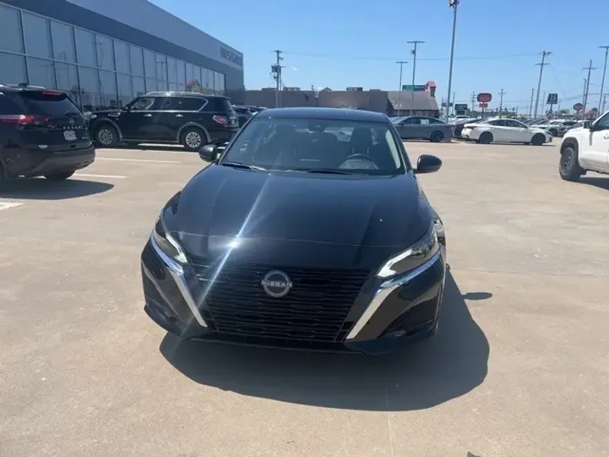 2025 Nissan Sentra SV photo 1