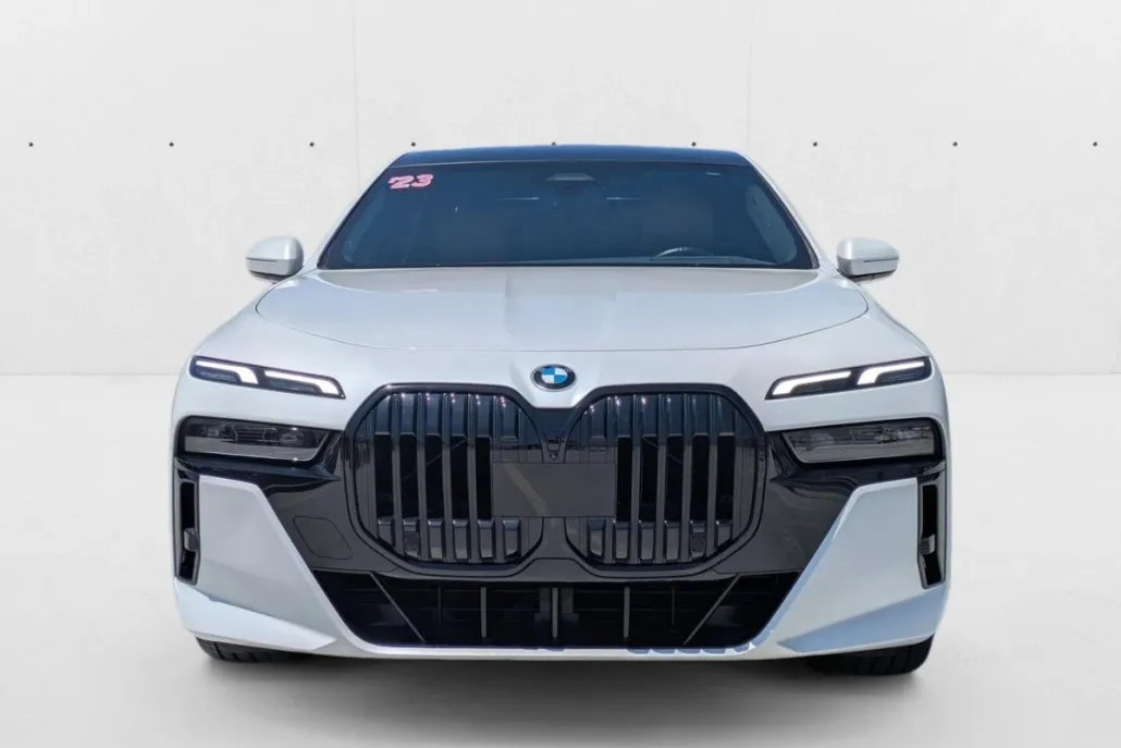 2023 Bmw 740i photo 1