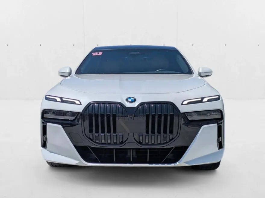 2023 Bmw 740i photo 1