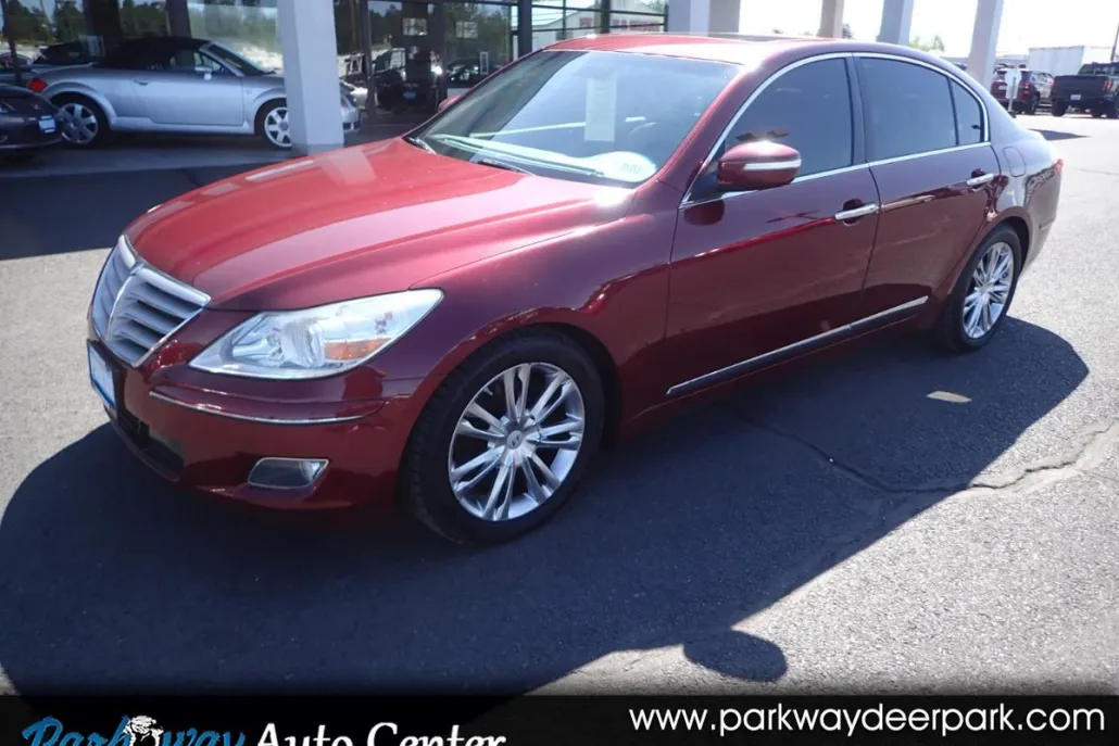2011 Hyundai Genesis photo 1