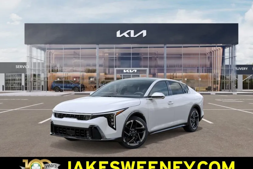 2025 Kia K4 GT-Line photo 1