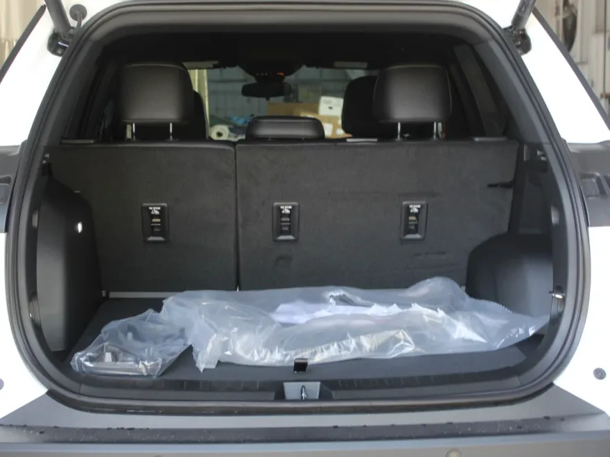 2026 Chevrolet Equinox LT photo 1