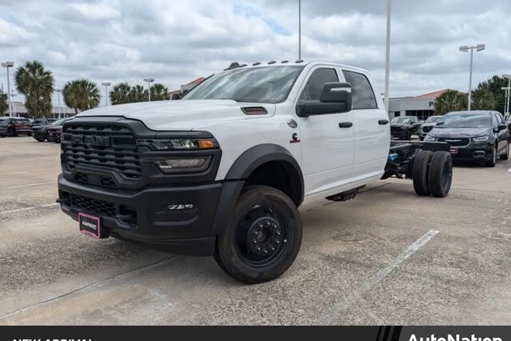 2025 Ram 5500 Tradesman photo 1