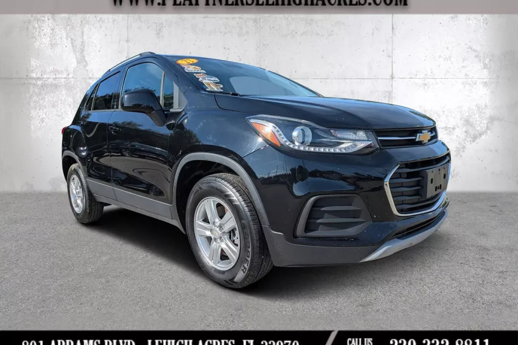 2022 Chevrolet Trax LT photo 1