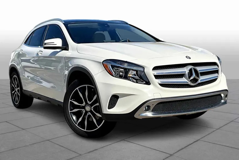 2017 Mercedes Benz GLA 250 photo 1