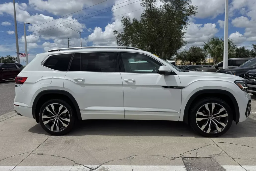 2021 Volkswagen Atlas V6 SEL Premium R-Line photo 1