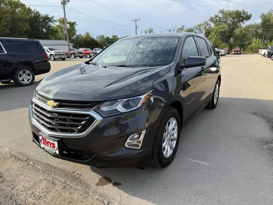 2019 Chevrolet Equinox LT photo 1