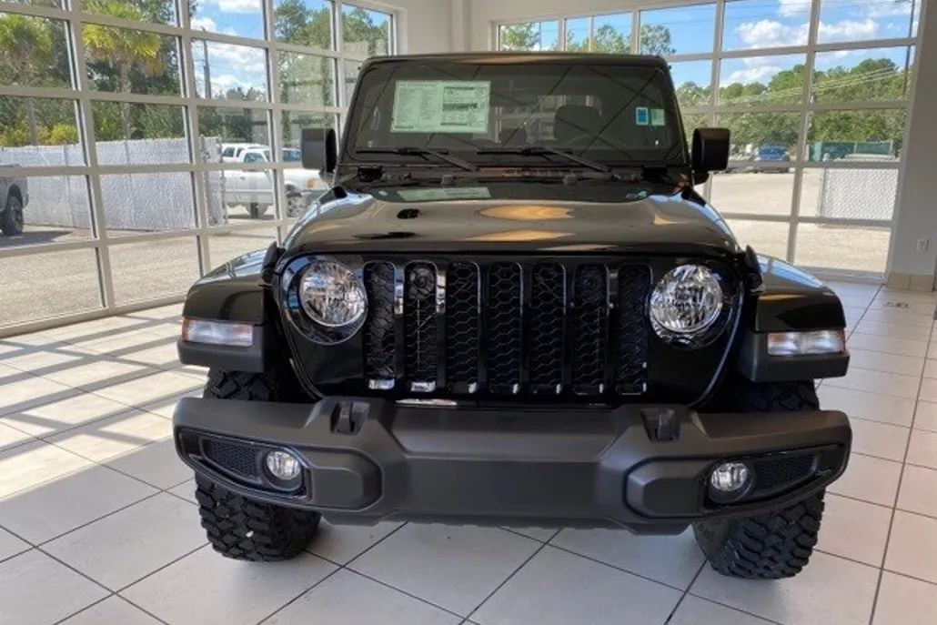 2023 Jeep Gladiator Willys photo 1