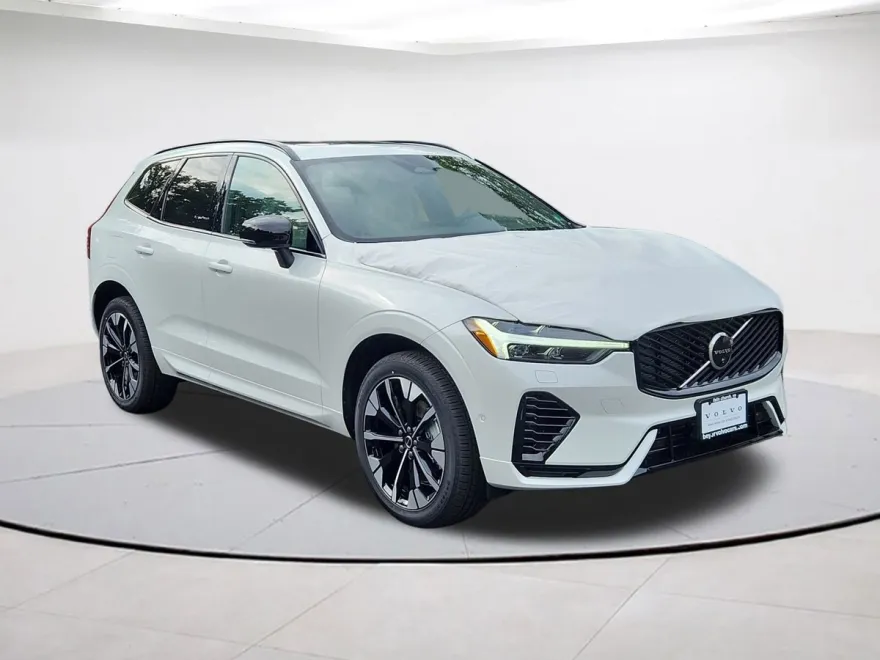 2026 Volvo XC60 T8 Plus photo 1