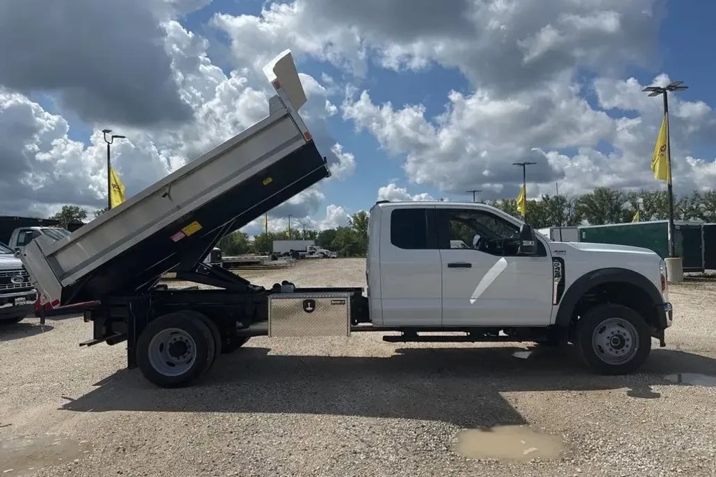 2025 Ford F-450 XL photo 1