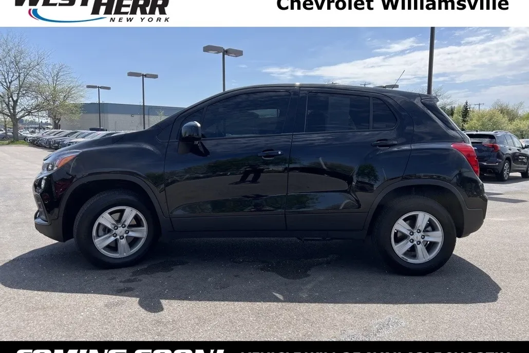 2020 Chevrolet Trax LS photo 1