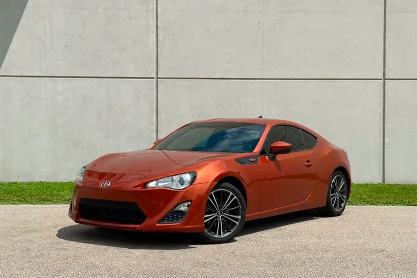 2013 Scion FR-S photo 1