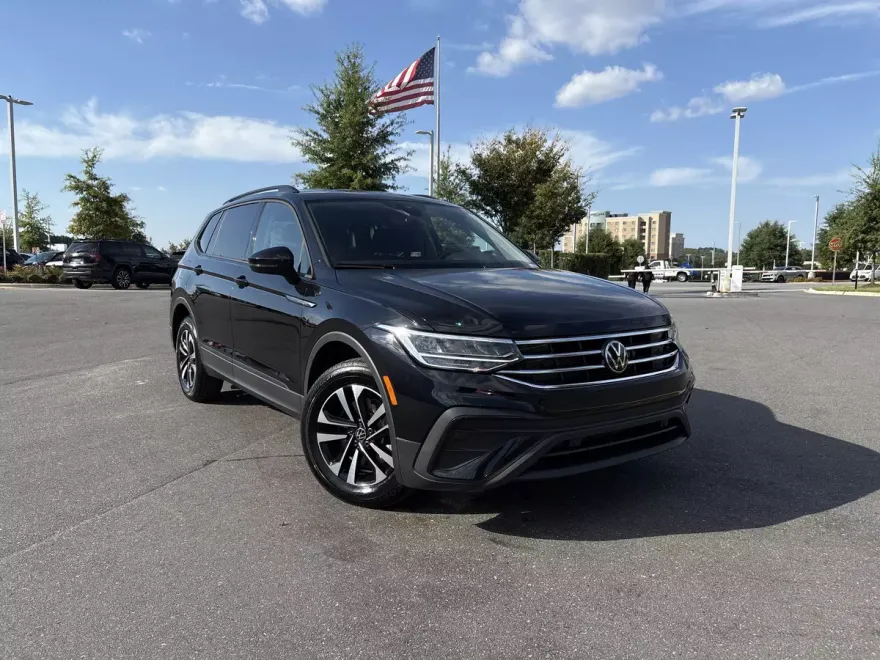 2024 Volkswagen Tiguan S photo 1