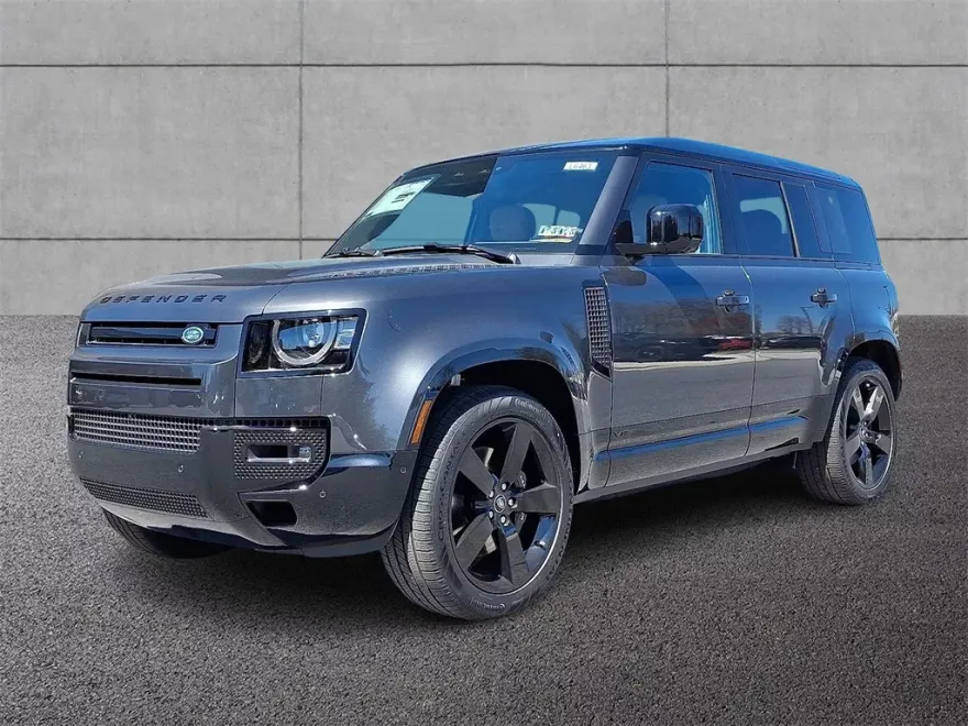 2025 Land Rover Defender 110 V8 photo 1