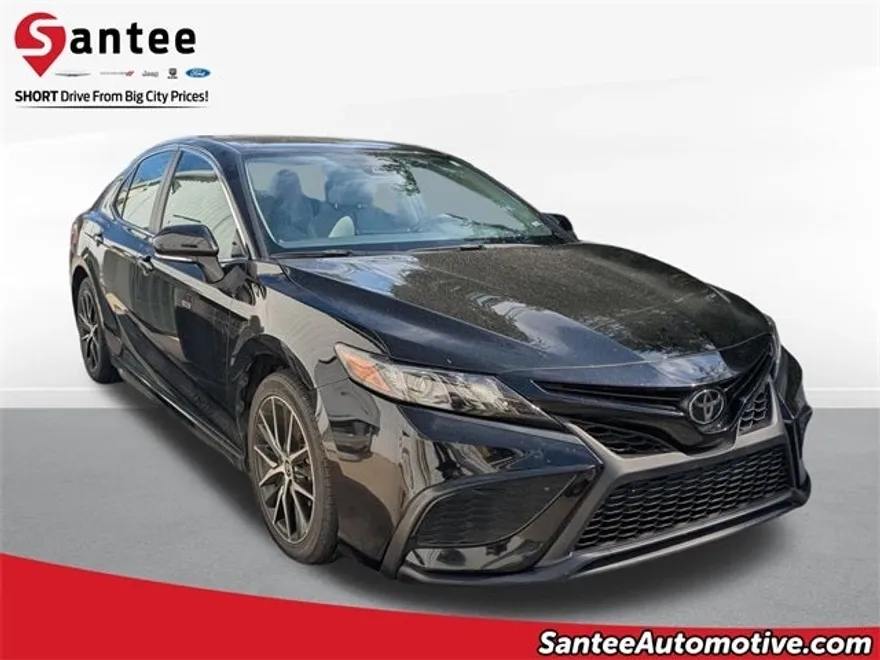 2024 Toyota Camry SE photo 1