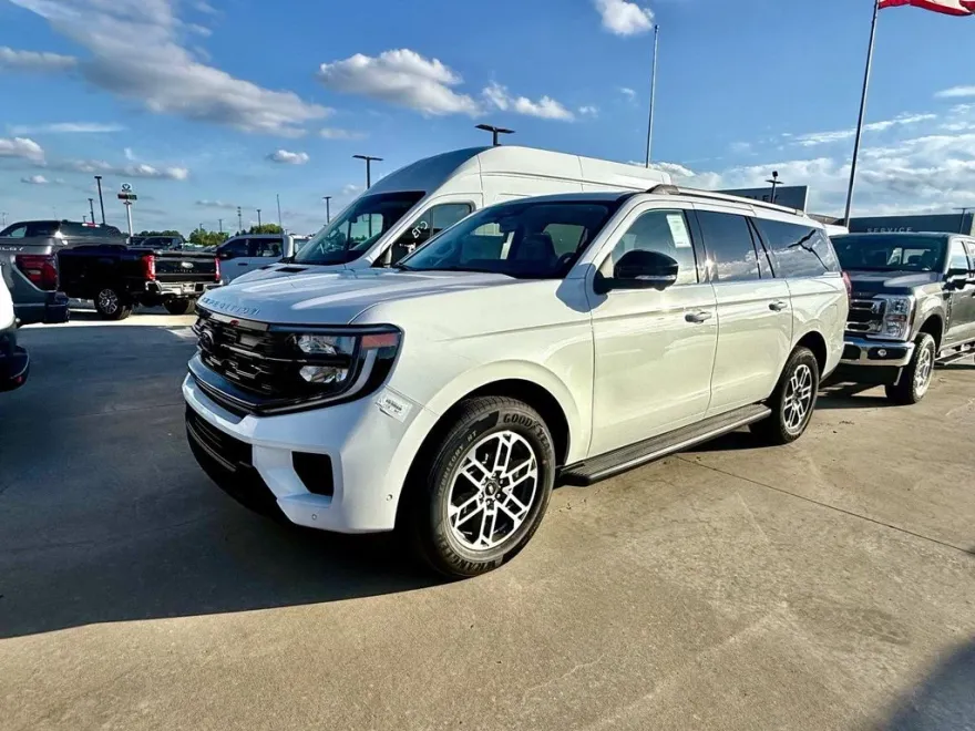 2025 Ford Expedition MAX photo 1