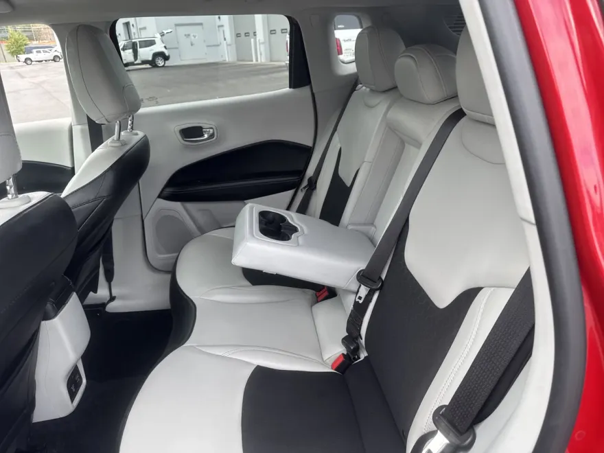 2019 Jeep Compass Latitude photo 1