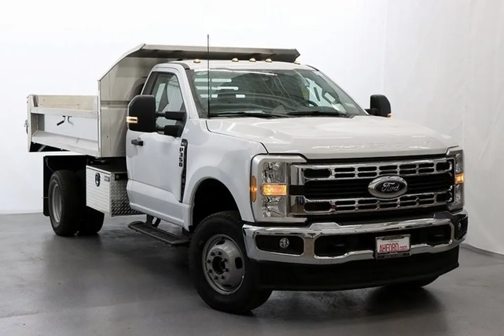 2024 Ford F-350 XL photo 1