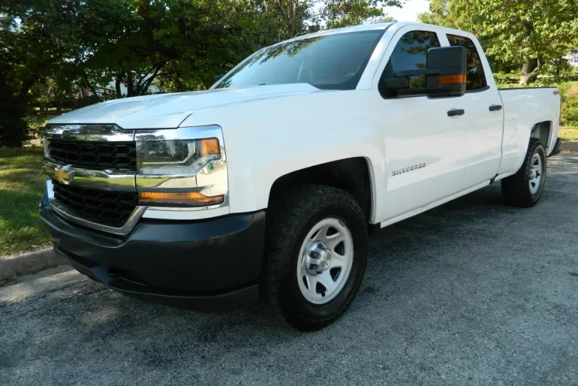 2018 Chevrolet Silverado Work Truck LS Base photo 1