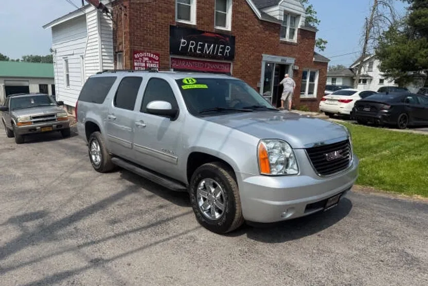 2013 Gmc Yukon XL SLT photo 1