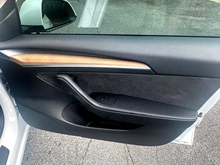 2022 Tesla Model 3 Long Range photo 50