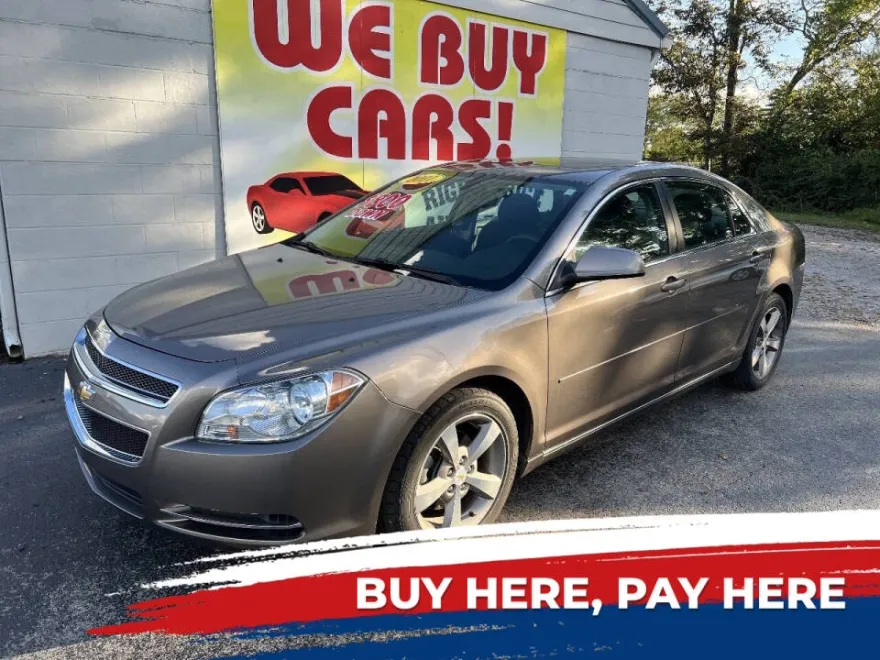 2011 Chevrolet Malibu 1LT photo 1