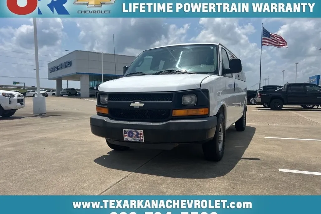 2016 Chevrolet Express Passenger 2500 LS photo 1