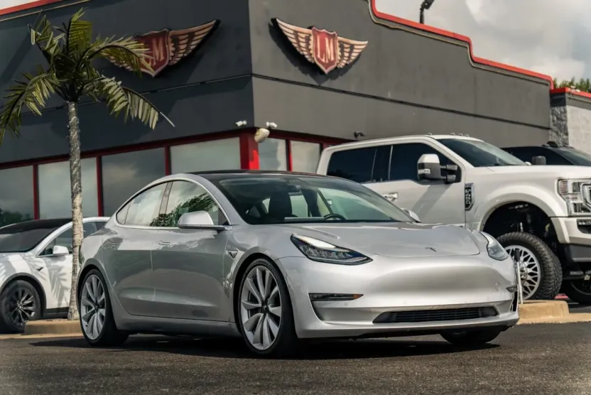 2018 Tesla Model 3 Long Range photo 1
