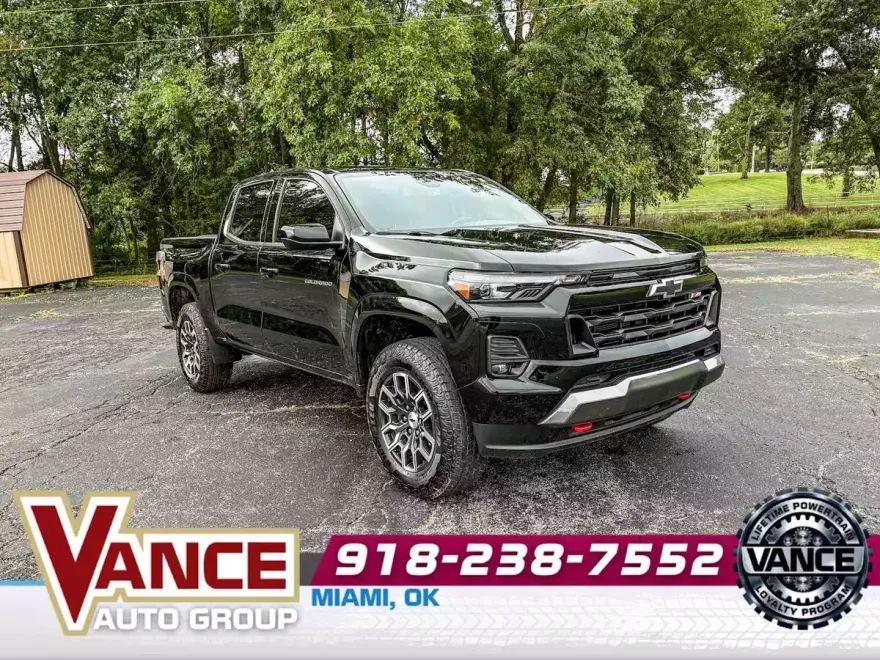 2024 Chevrolet Colorado Z71 photo 1