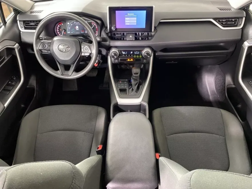 2023 Toyota RAV4 LE photo 1