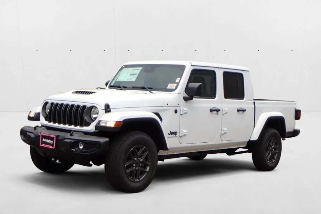 2025 Jeep Gladiator Sport S photo 1