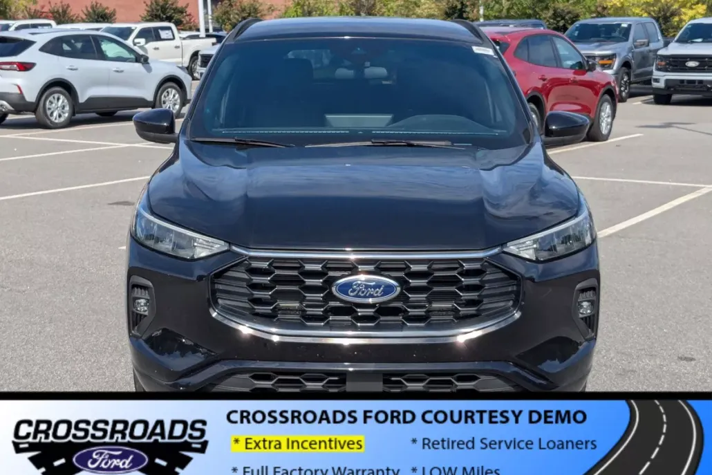 2024 Ford Escape ST-Line Select photo 1