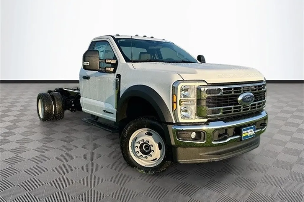 2025 Ford F-550 XL photo 1