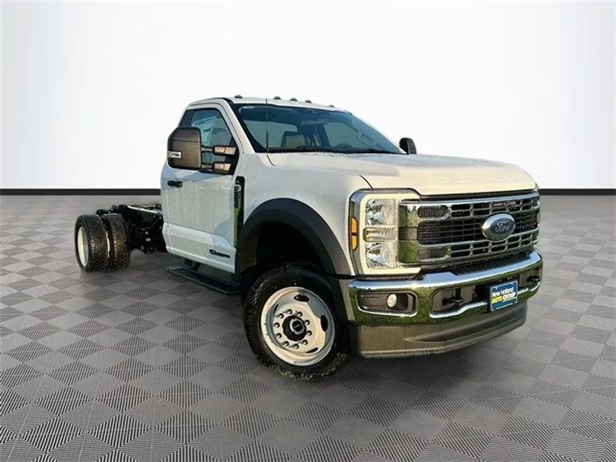 2025 Ford F-550 XL photo 1