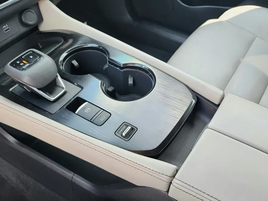 2023 Nissan Rogue SL photo 1